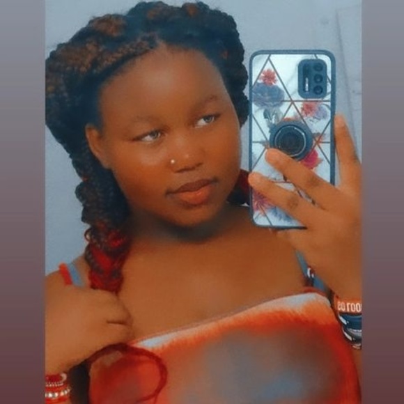 Meet your Posher, Quinn - Picture 1 of 1